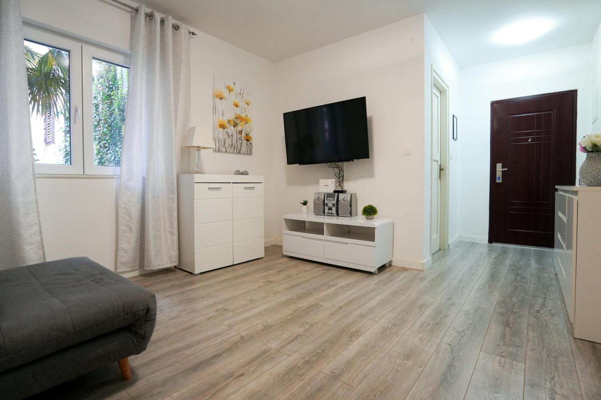 Apartment Kaya Prime Location In Old Town Zara Esterno foto