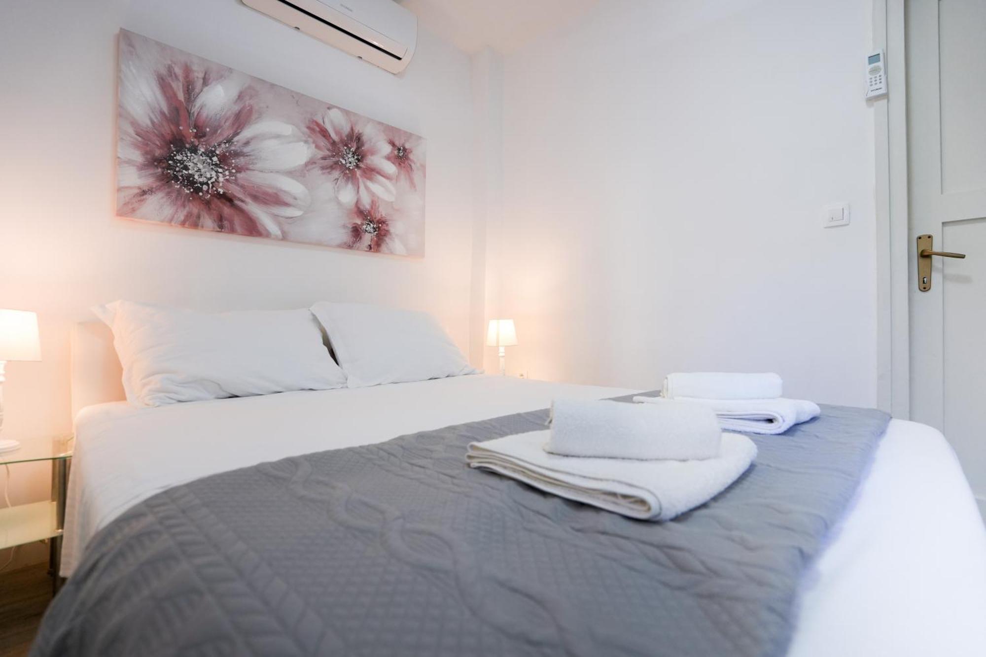 Apartment Kaya Prime Location In Old Town Zara Esterno foto