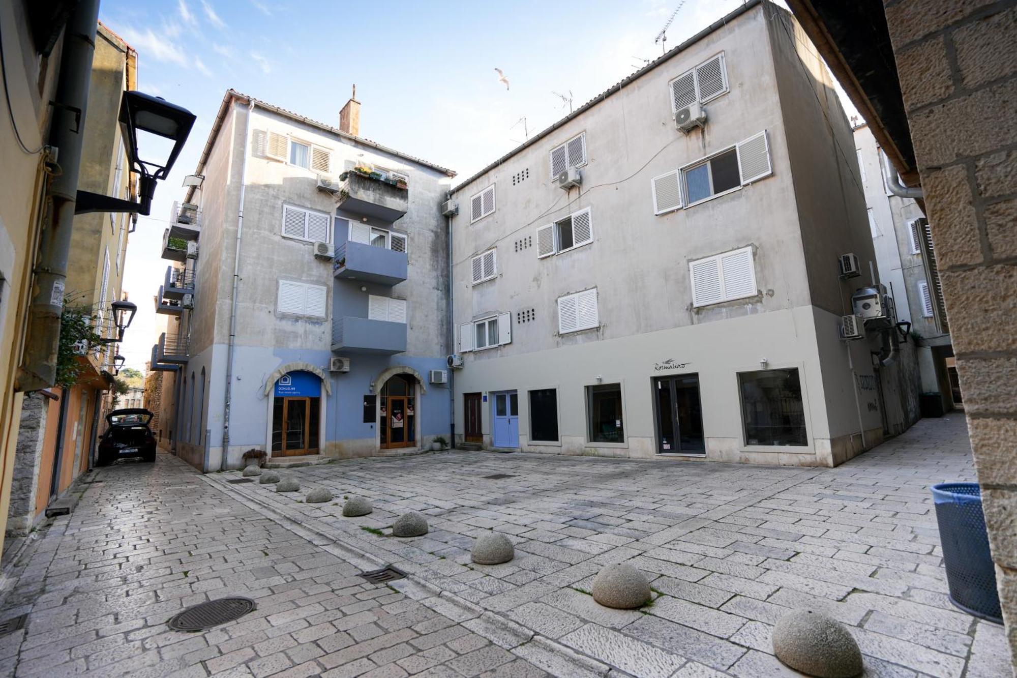 Apartment Kaya Prime Location In Old Town Zara Esterno foto