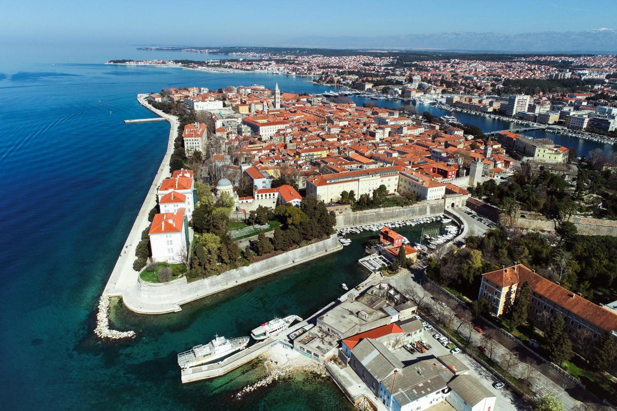 Apartment Kaya Prime Location In Old Town Zara Esterno foto