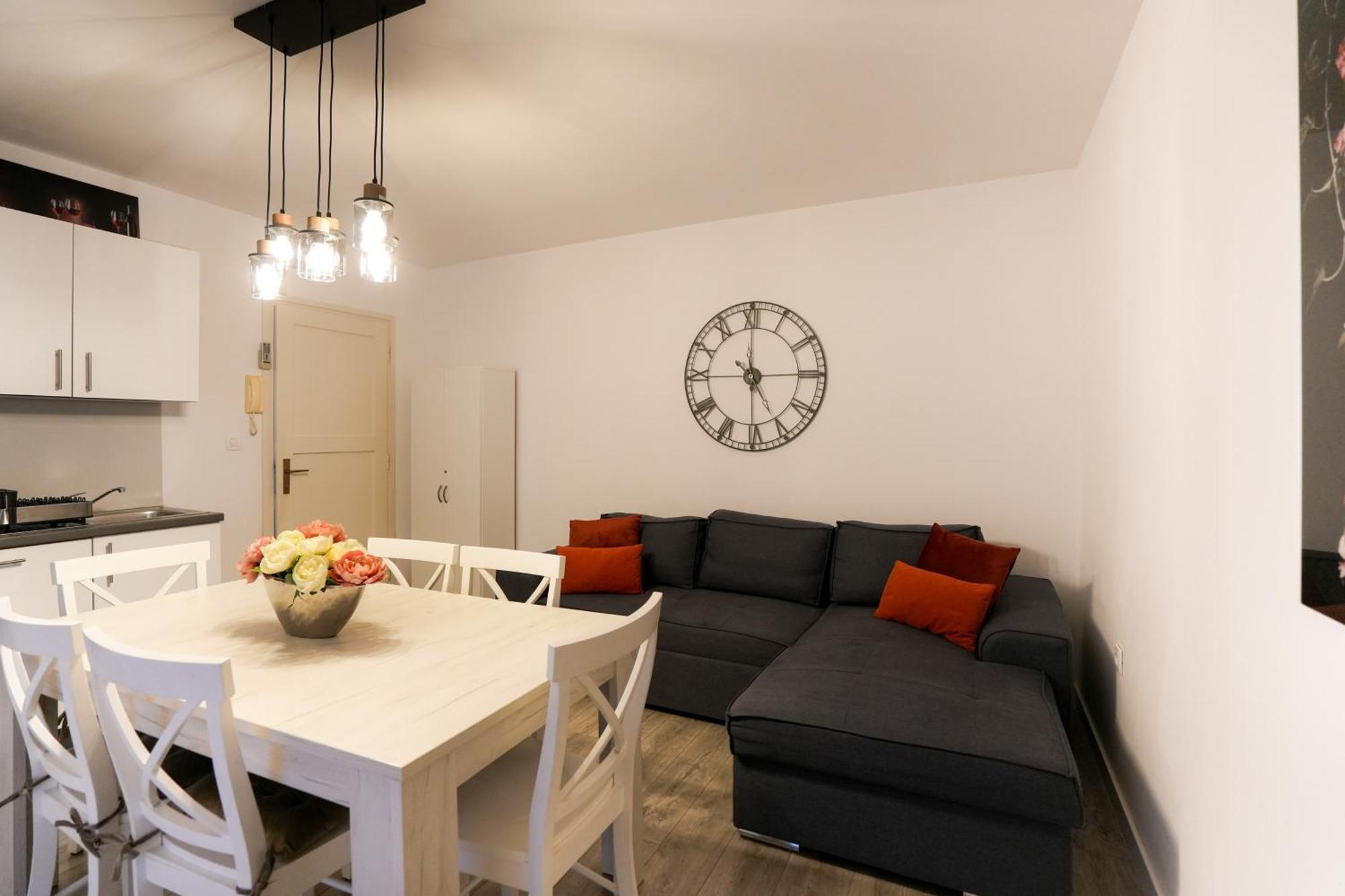 Apartment Kaya Prime Location In Old Town Zara Esterno foto
