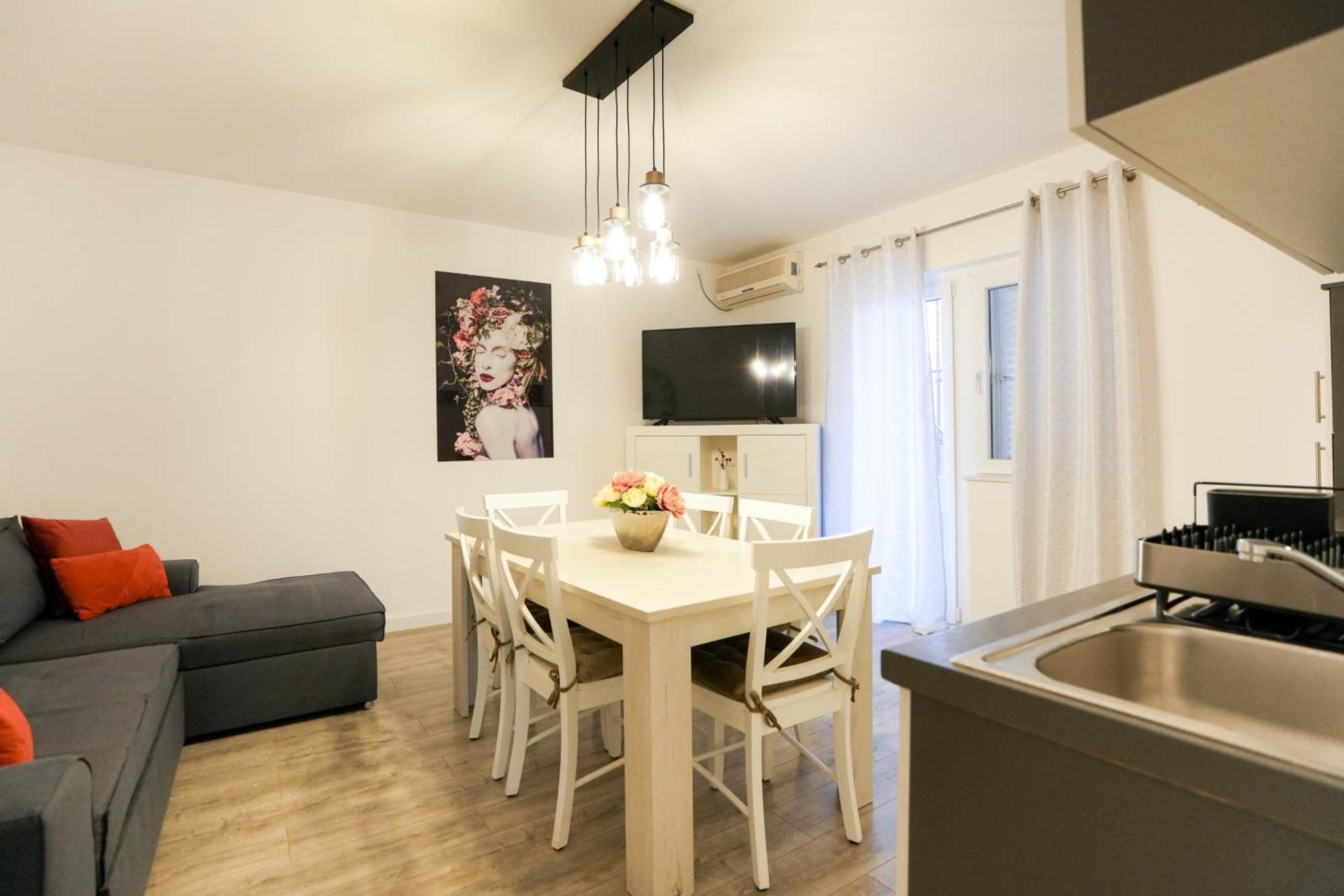 Apartment Kaya Prime Location In Old Town Zara Esterno foto