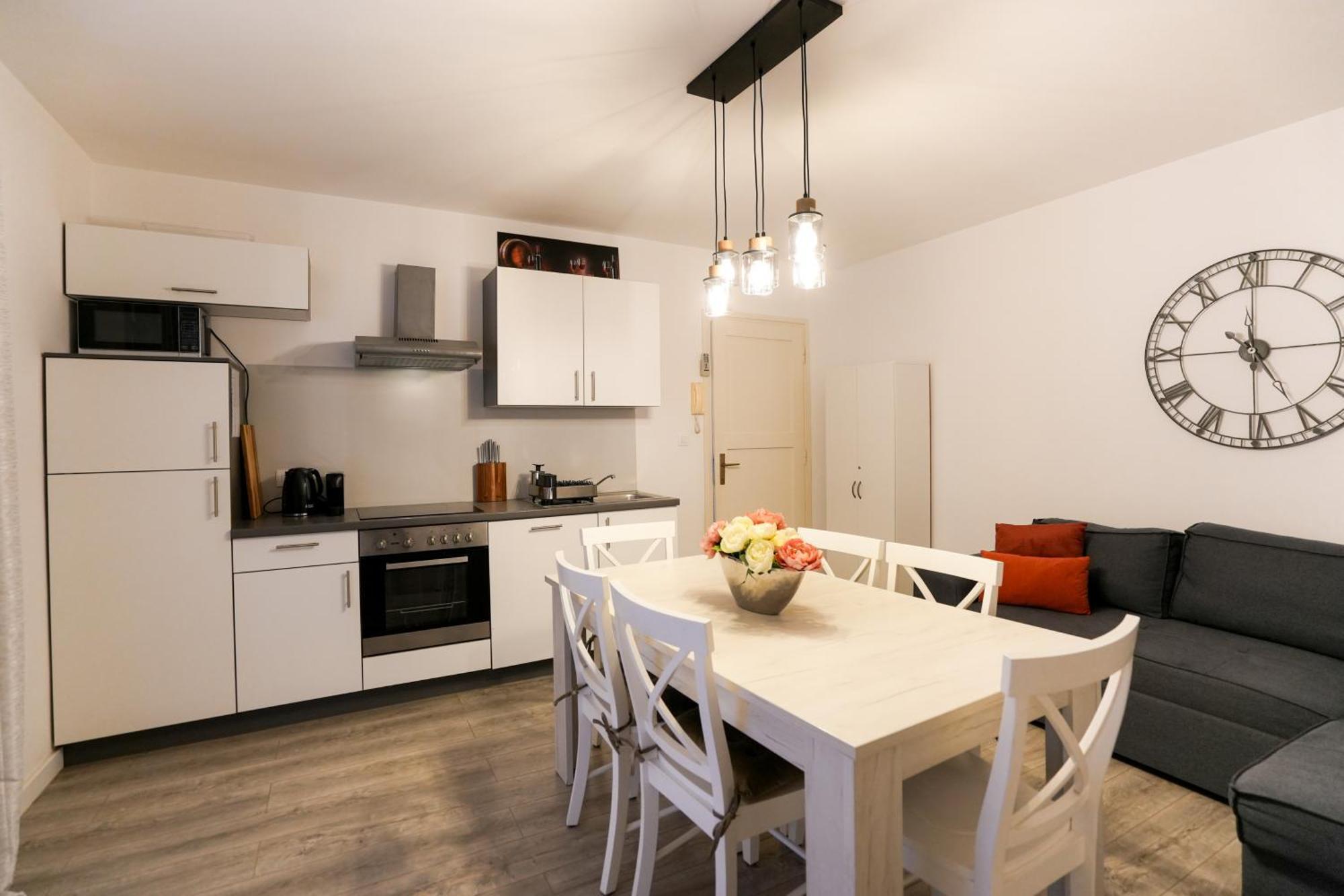 Apartment Kaya Prime Location In Old Town Zara Esterno foto