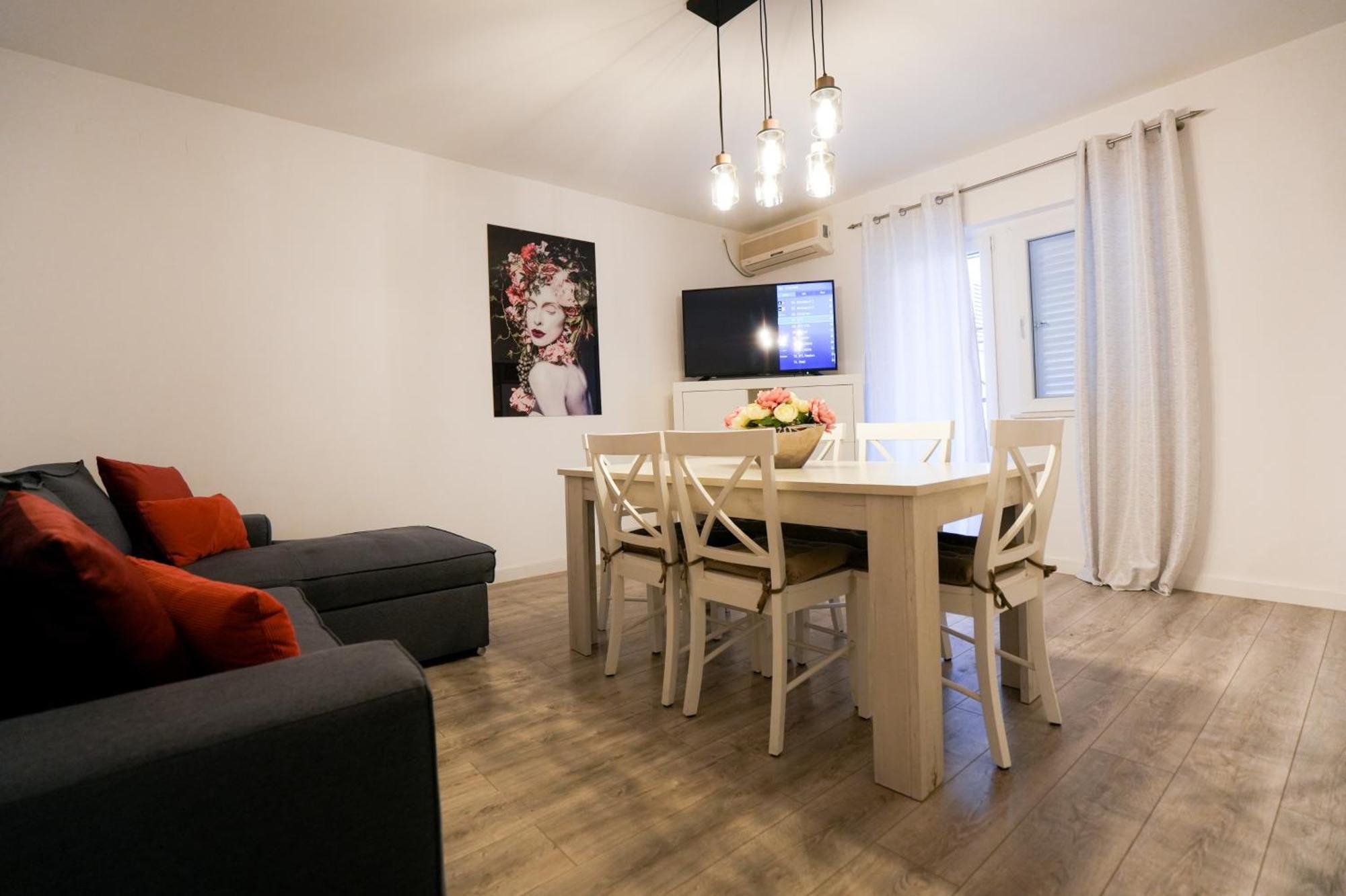 Apartment Kaya Prime Location In Old Town Zara Esterno foto