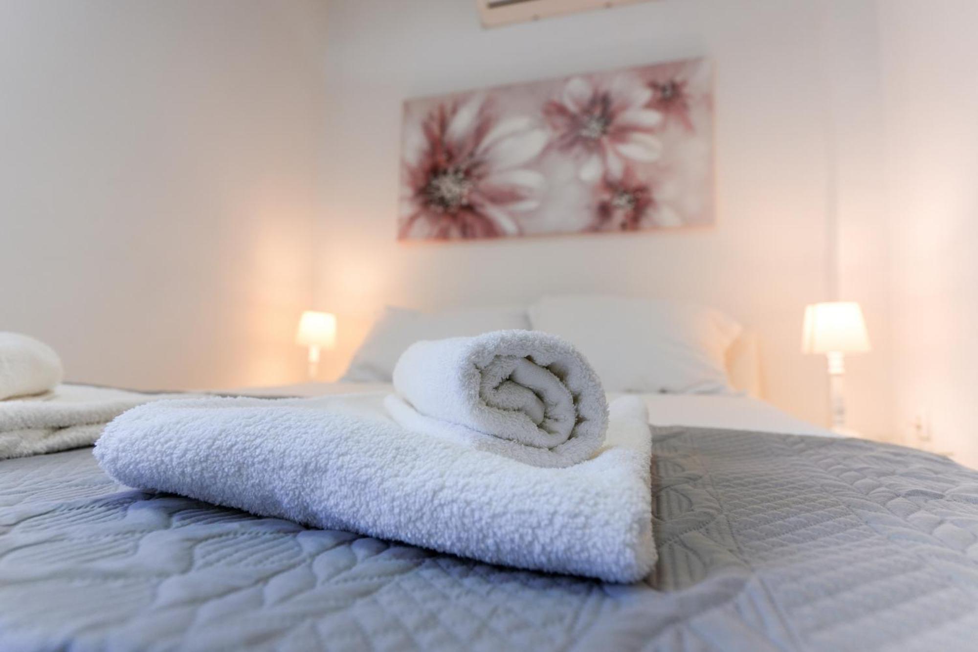 Apartment Kaya Prime Location In Old Town Zara Esterno foto